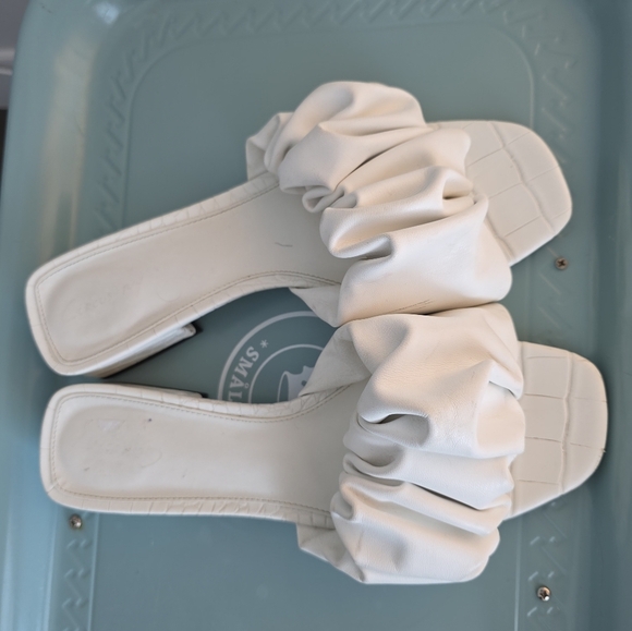 Circus NY by Sam Edelman Janis White Ruffle Heeled Slide Sandal, Size 8 - Picture 2 of 7